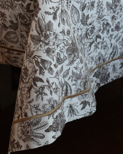 Brown Garden Masa Örtüsü