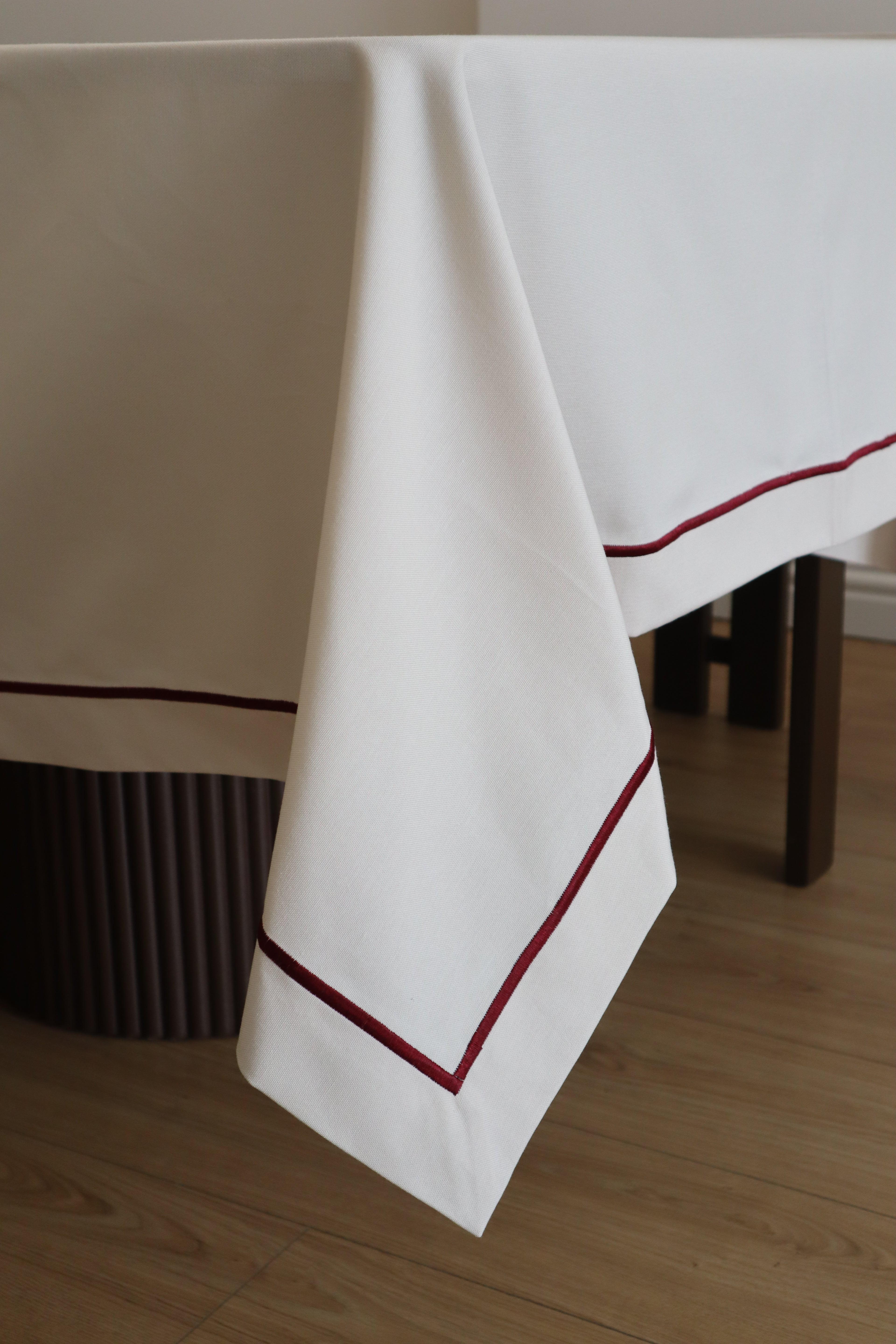 Bej Orlen Masa Örtüsü (Bordo Pikolu)